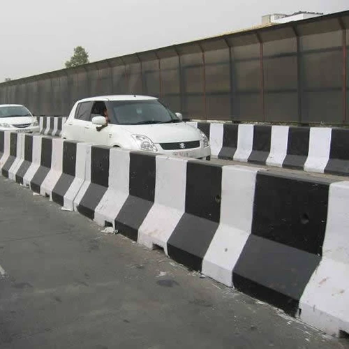Beton Yol Bariyeri Boya Uygulaması