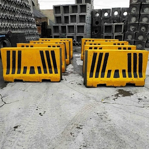 Beton Yol Bariyeri Boya Uygulaması