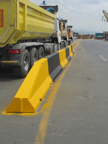 Beton Yol Bariyeri Boya Uygulaması